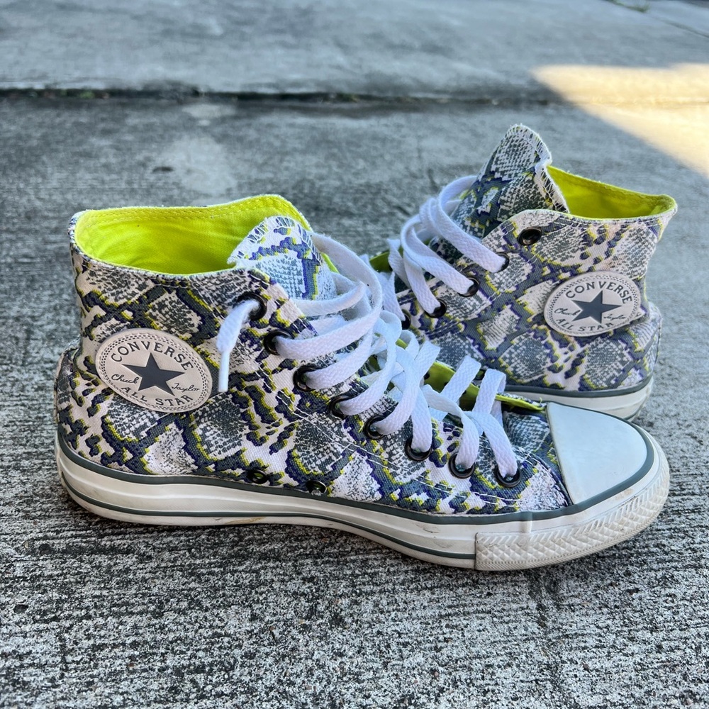 Snake skin High top converse